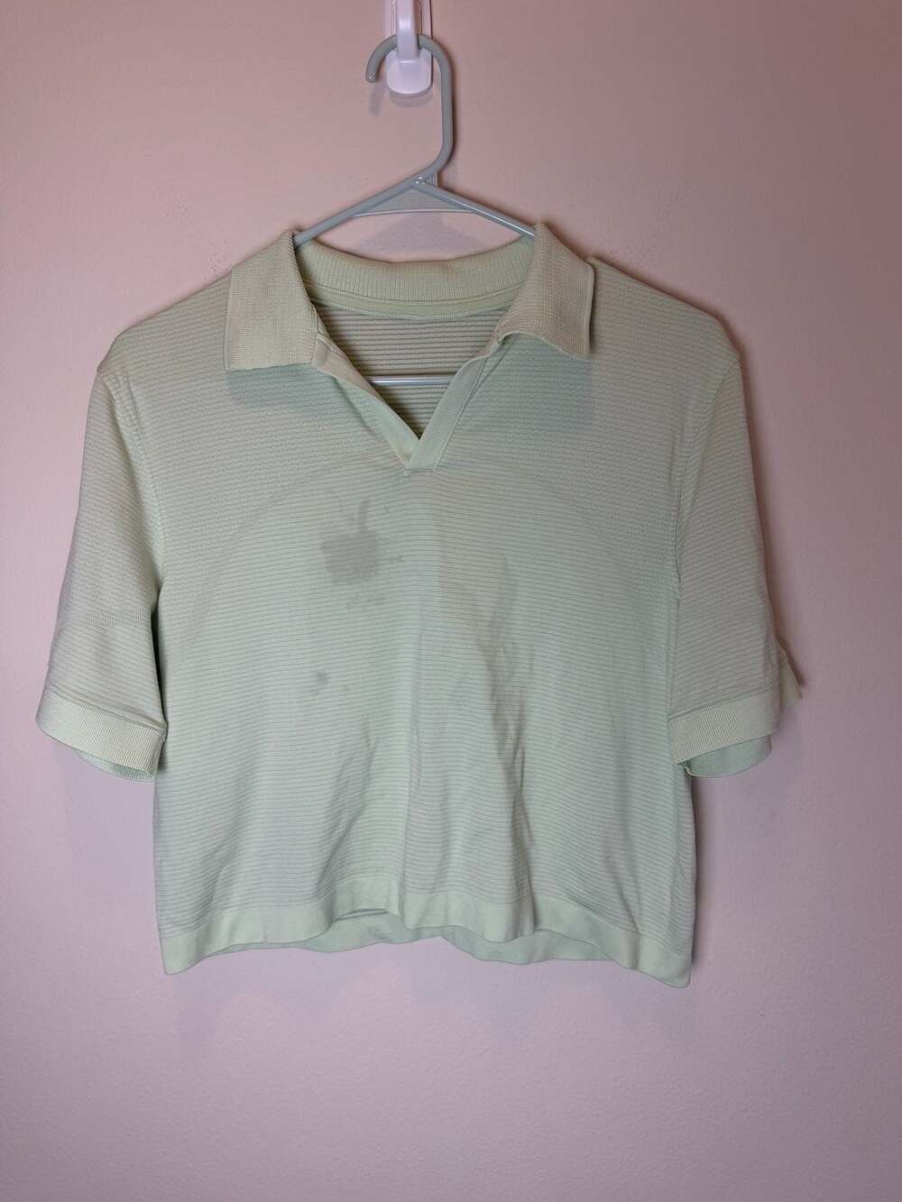 Lululemon Polo Size 6 Green Knit Short Sleeve Cropped Stained